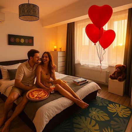 Vila Luminoasa Cu Curte Privata Bucarest Extérieur photo