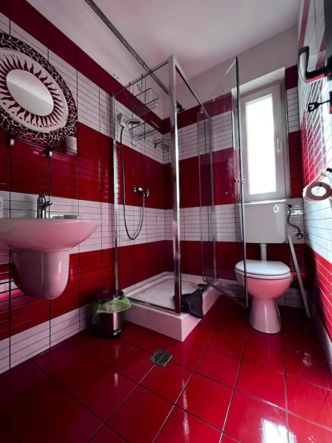 Vila Luminoasa Cu Curte Privata Bucarest Extérieur photo
