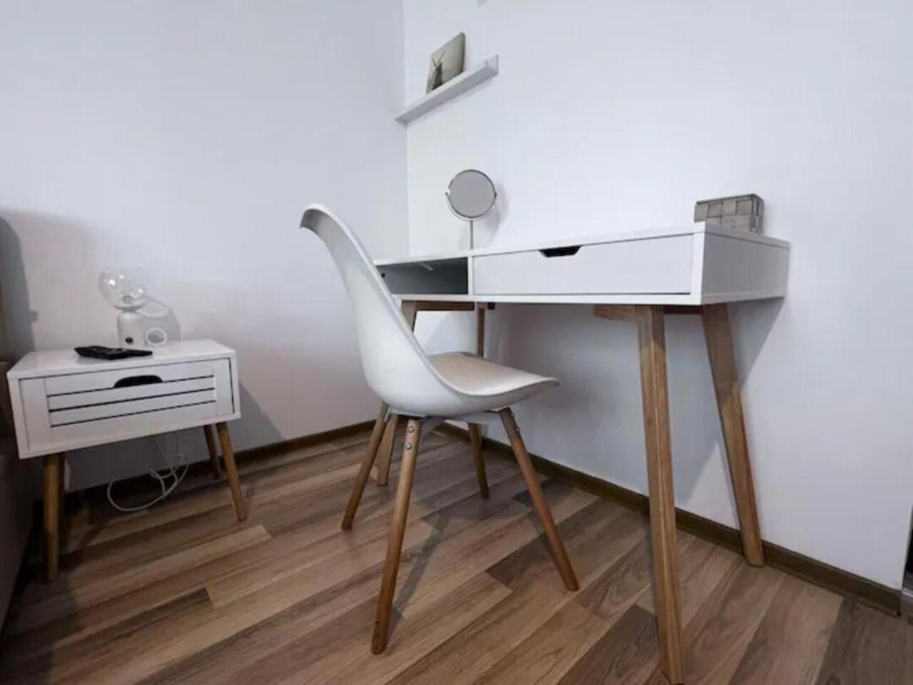 Vila Luminoasa Cu Curte Privata Bucarest Extérieur photo